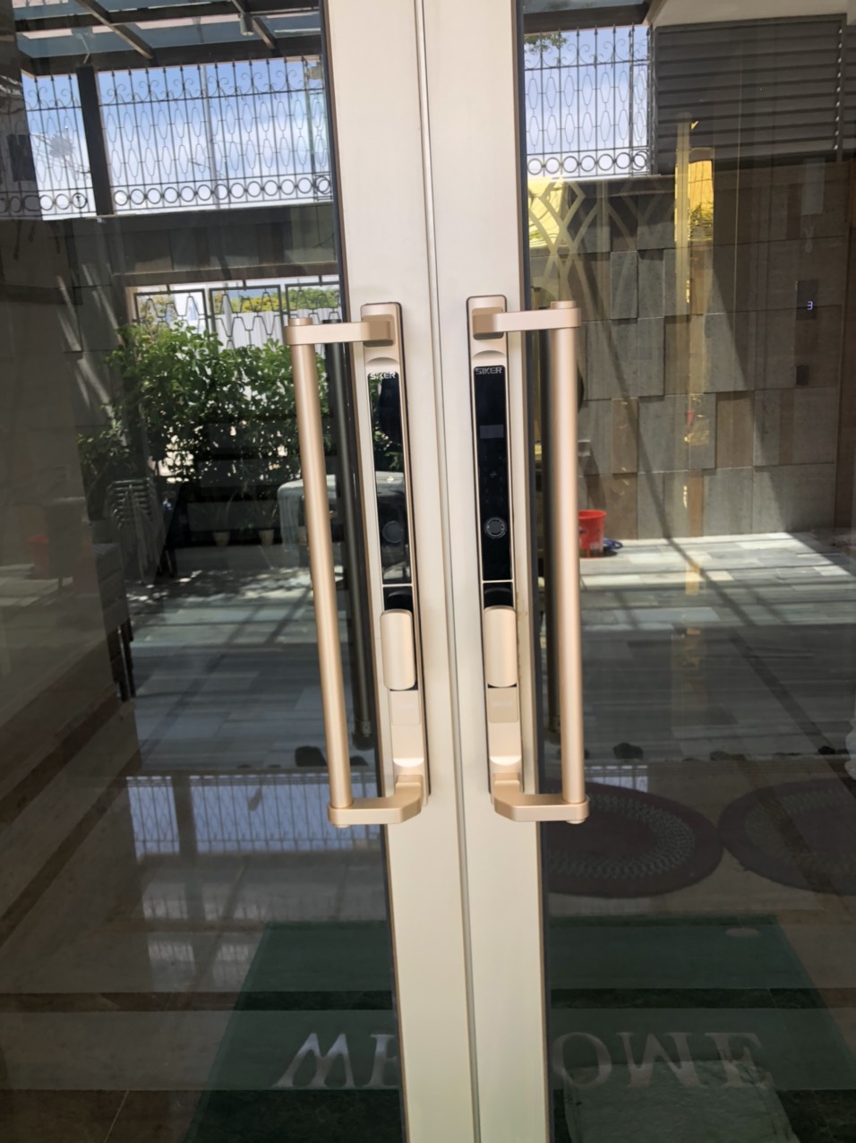 Video bàn giao lắp đặt khóa cửa nhôm Siker KTS159 tại Gia Lâm, Hà Nội